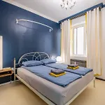 Modern , Spacious 2Br Apartment In Top Center